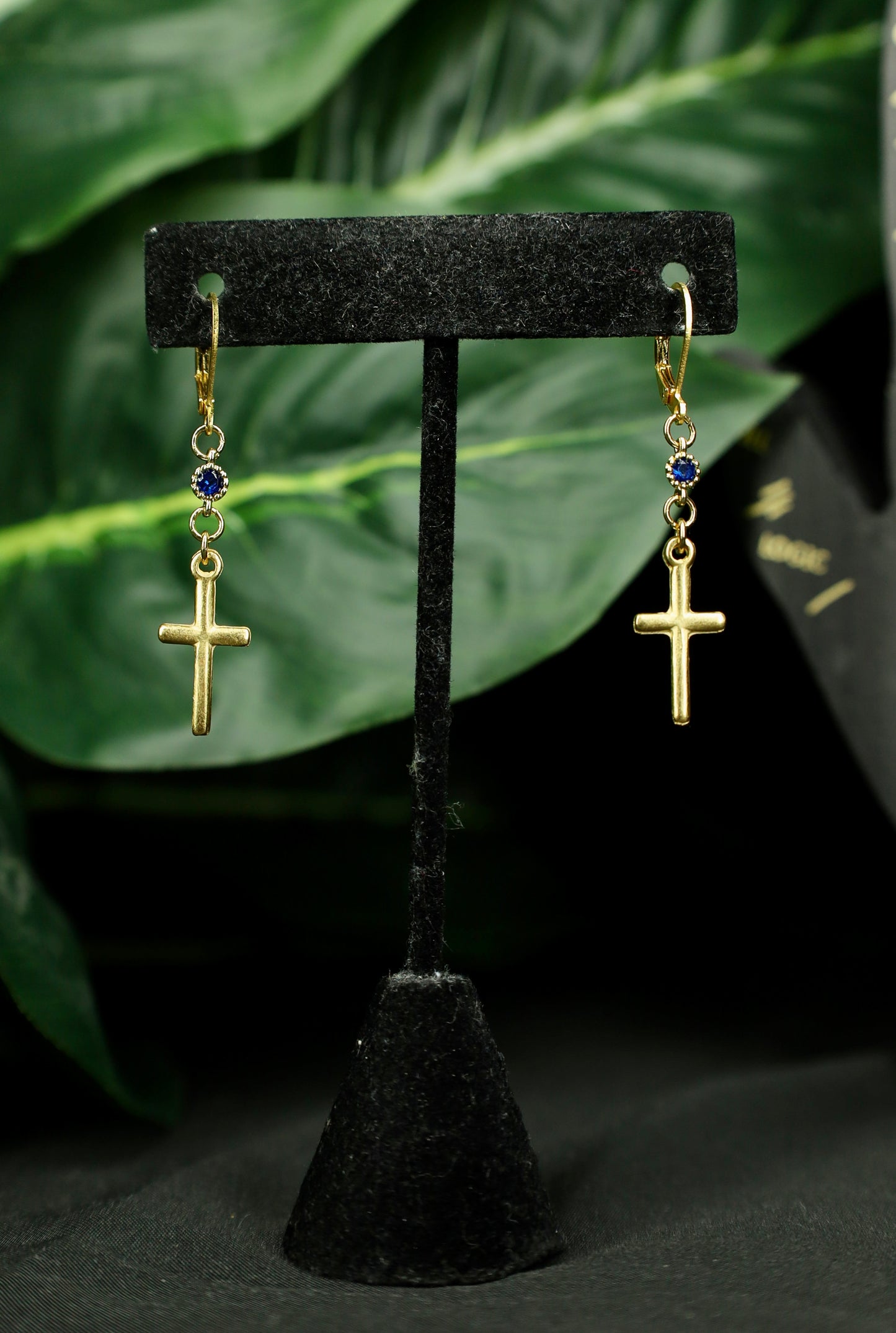 Cross my Heart earrings