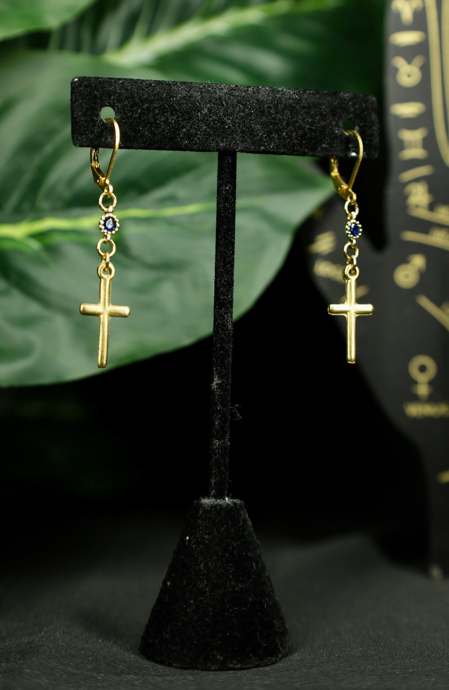 Cross my Heart earrings
