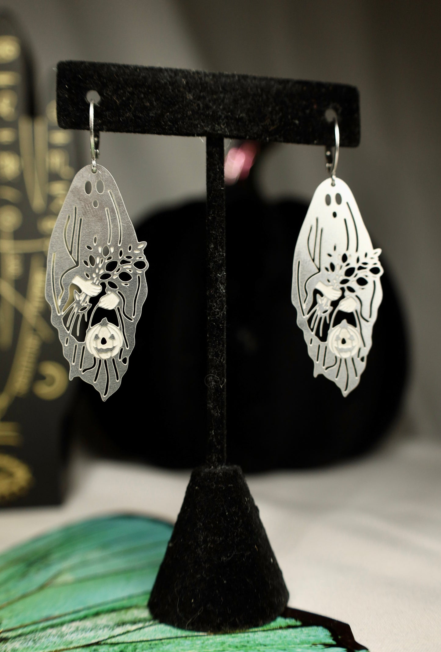 Two Ghosts earrings